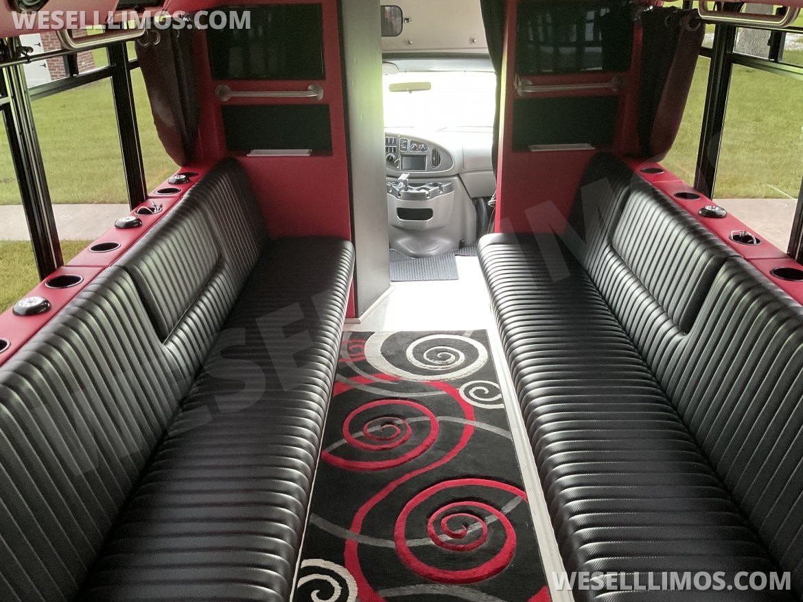 Photo of Limo Bus for sale: 2007 Ford E450 Super Duty 25&quot;