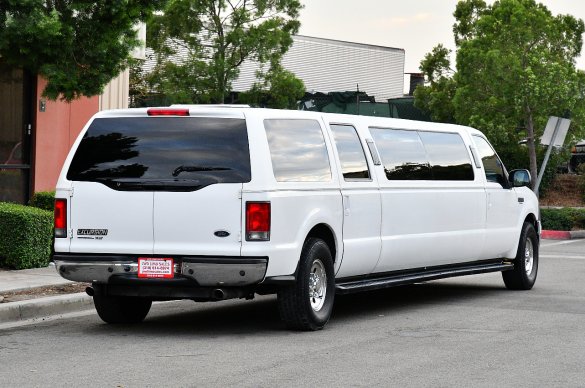 2005 Ford Excursion SUV Stretch for Sale in Fontana, CA - Photo 3