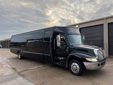 2007 Krystal International 3200 DT466 Limo Bus