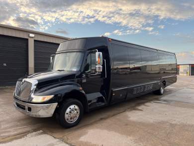 2007 Krystal International 3200 DT466 Limo Bus