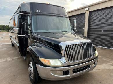 2007 Krystal International 3200 DT466 Limo Bus