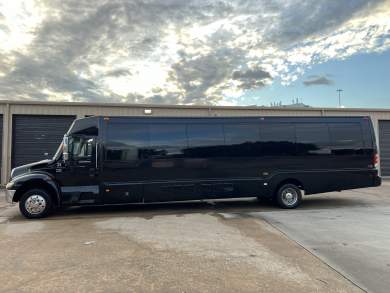 2007 Krystal International 3200 DT466 Limo Bus