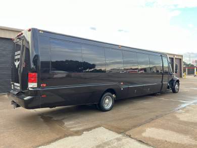 2007 Krystal International 3200 DT466 Limo Bus