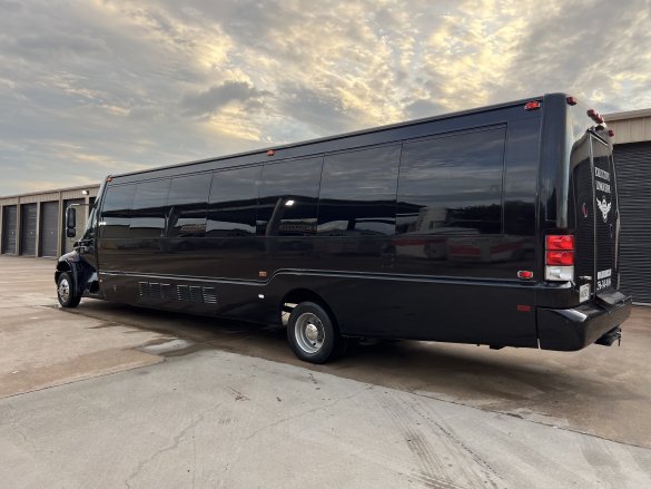 2007 Krystal International 3200 DT466 Limo Bus