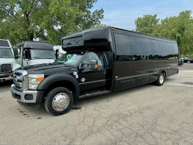 2014 LGE Coachworks Ford F550 Limo Bus