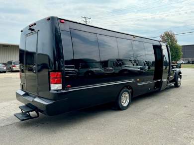 2014 LGE Coachworks Ford F550 Limo Bus