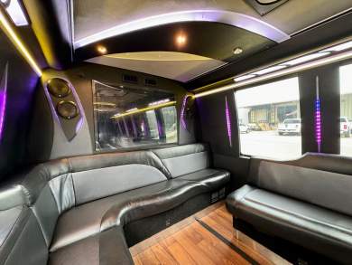 2014 LGE Coachworks Ford F550 Limo Bus