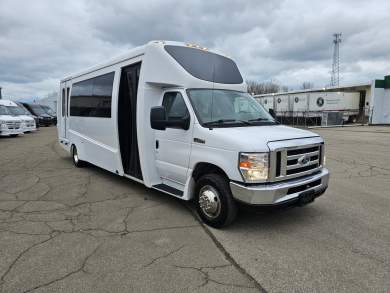 2018 Berkshire Ford E450 Paratransit Shuttle Shuttle Bus