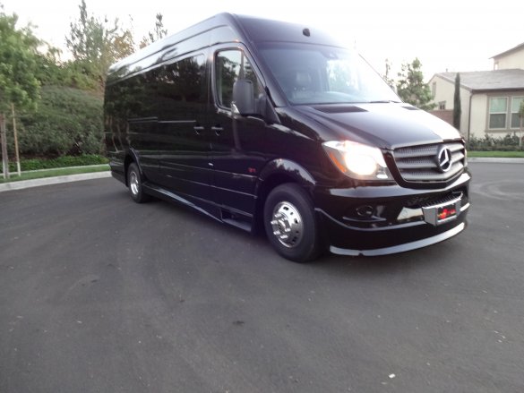 2014 Mercedes-Benz 3500 Limousine Sprinter for Sale in Irvine, CA - Photo 3