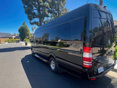 2016 Mercedes-Benz 3500 170" Sprinter with GlideRite "Air Ride" Suspension