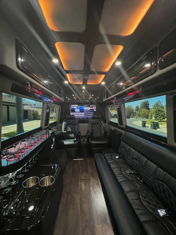 2016 Mercedes-Benz 3500 170" Sprinter with GlideRite "Air Ride" Suspension