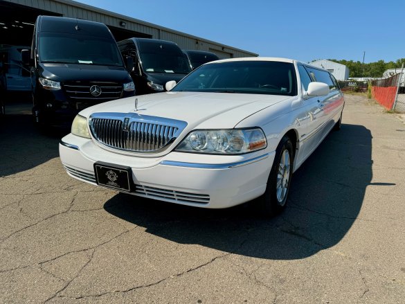 2006 Krystal Lincoln Town Car Limousine