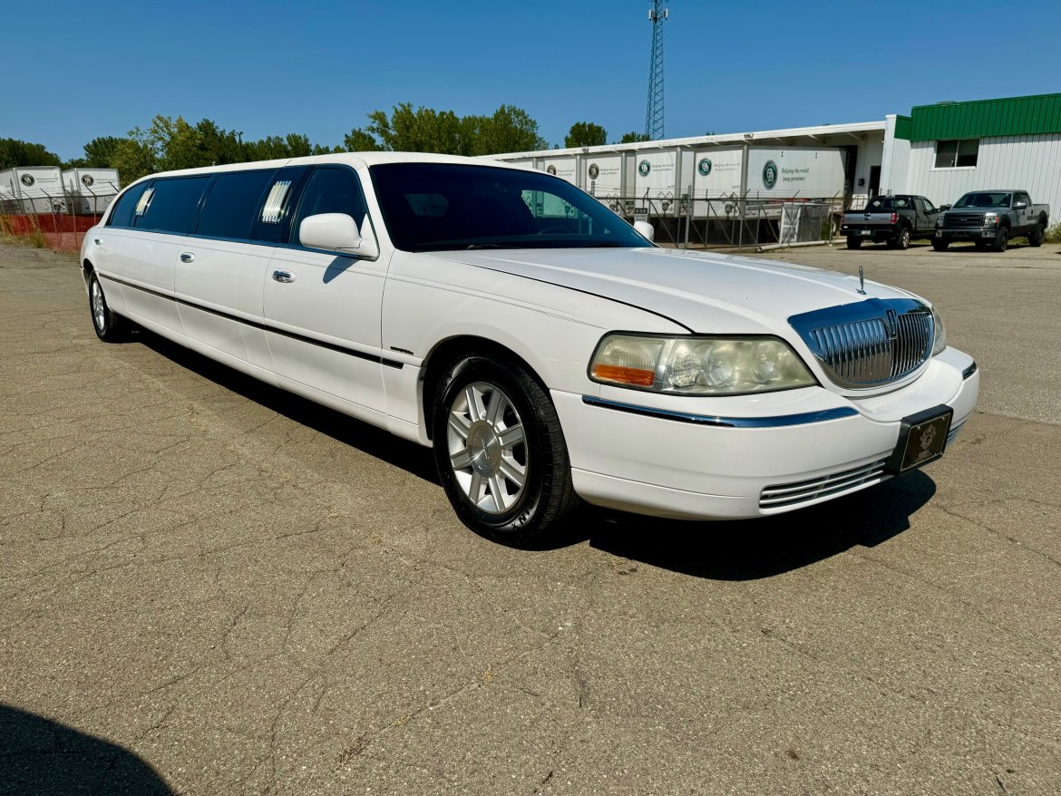 Limousine for Sale in Erie, PA - Photo 5
