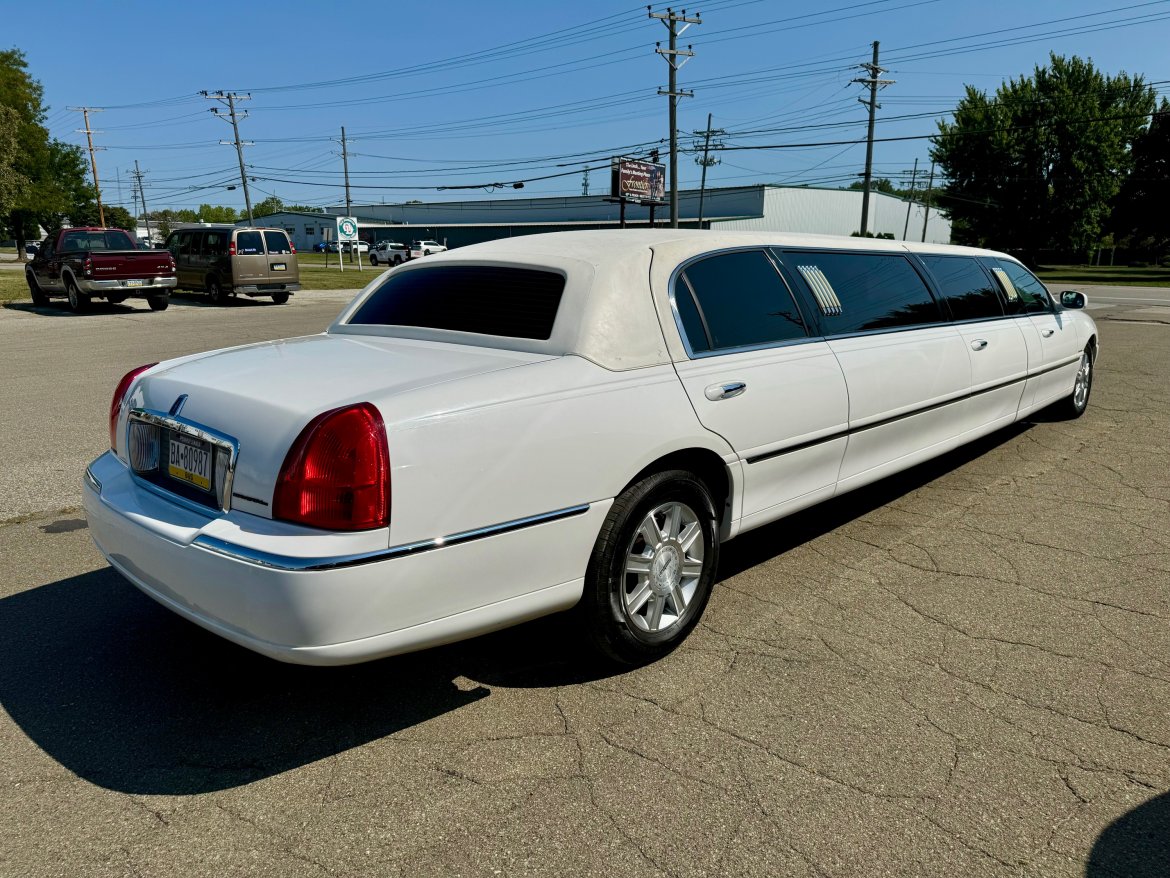 Limousine for Sale in Erie, PA - Photo 7