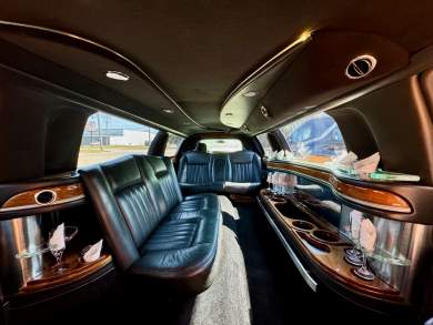 2006 Krystal Lincoln Town Car Limousine