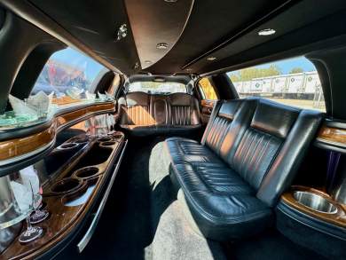 2006 Krystal Lincoln Town Car Limousine