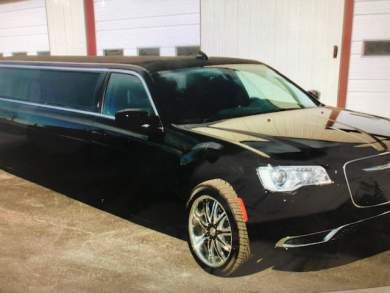 2017 Springfield Chrysler 300 Limousine