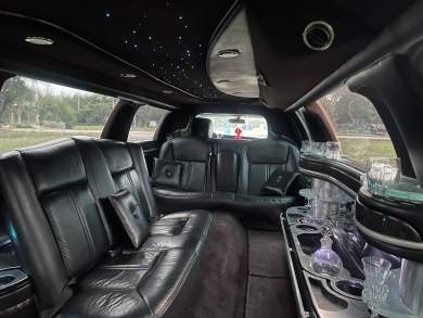 2011 Krystal Coach Lincoln Town Car Limousine