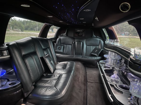 2011 Krystal Coach Lincoln Town Car Limousine