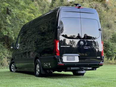 2020 Luxe Cruiser Limousine Midwest Automotive Designs Mercedes-Benz Sprinter