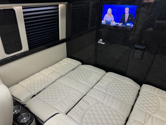 2020 Luxe Cruiser Limousine Midwest Automotive Designs Mercedes-Benz Sprinter