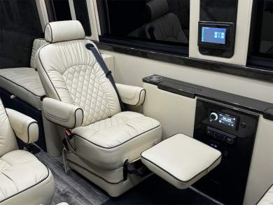 2020 Luxe Cruiser Limousine Midwest Automotive Designs Mercedes-Benz Sprinter