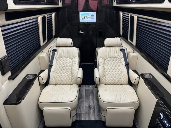 2020 Luxe Cruiser Limousine Midwest Automotive Designs Mercedes-Benz Sprinter