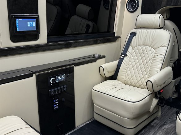 2020 Luxe Cruiser Limousine Midwest Automotive Designs Mercedes-Benz Sprinter