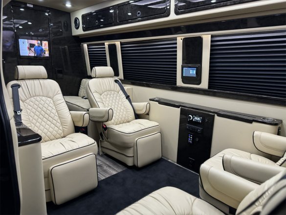 2020 Luxe Cruiser Limousine Midwest Automotive Designs Mercedes-Benz Sprinter