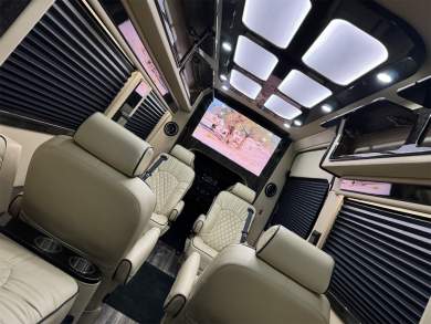 2020 Luxe Cruiser Limousine Midwest Automotive Designs Mercedes-Benz Sprinter