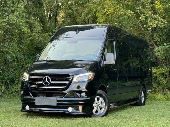 2020 Luxe Cruiser Limousine Midwest Automotive Designs Mercedes-Benz Sprinter