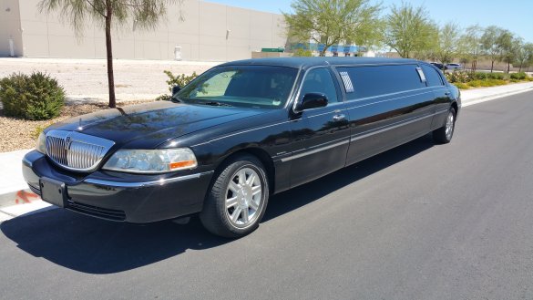 2008 Crystal Coach Lincoln Town Car Limousine