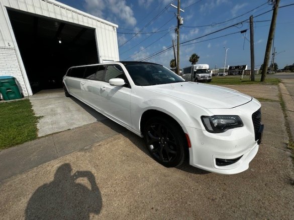 2022 Moonlight Chrysler 300 Limousine