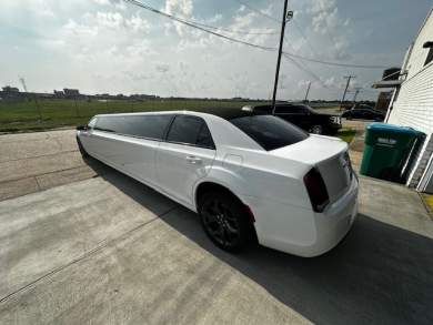 2022 Moonlight Chrysler 300 Limousine