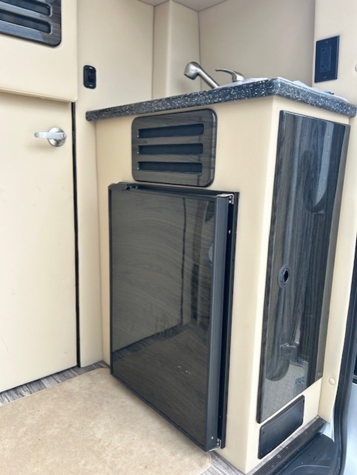 Sprinter for Sale in Bradenton, FL - Photo 3