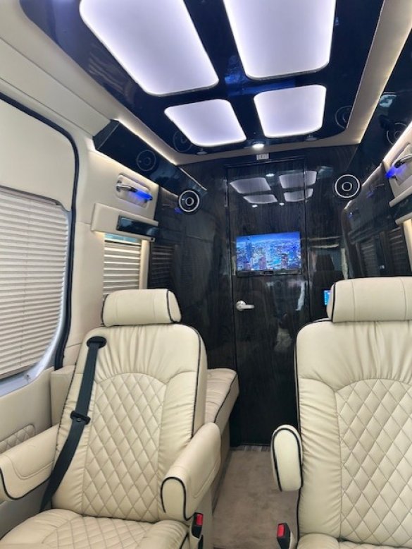 2022 Midwest Lux Cruiser Mercedes-Benz Sprinter 2500  Sprinter