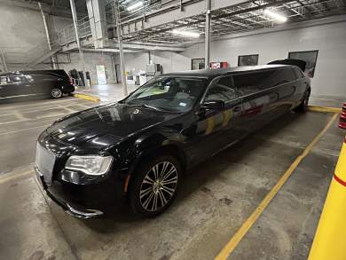 2016 Quality Coach Works Chrysler 10 passenger limo Limousine