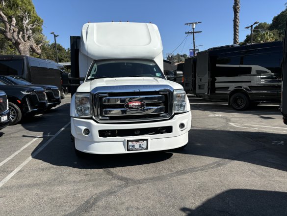 2016 Ford F-550 gasoline bus