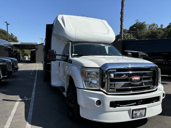 2016 Ford F-550 gasoline bus