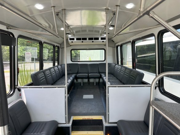 2019 Champion Ford F550 Challenger Shuttle Bus