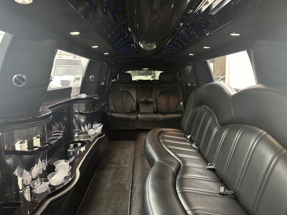 2019 Executive Stretch Lincoln MKT Limousine