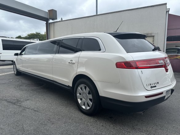 2019 Executive Stretch Lincoln MKT Limousine