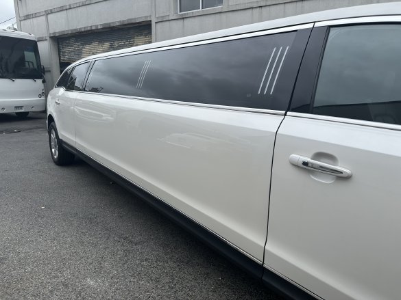 2019 Executive Stretch Lincoln MKT Limousine