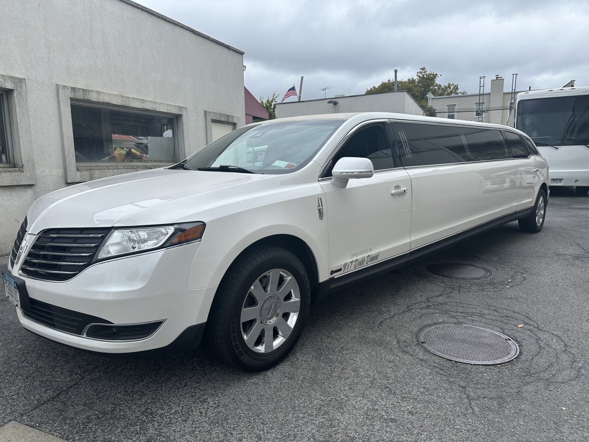 Limousine for sale: 2019 Lincoln MKT 120&quot; by Executive Stretch