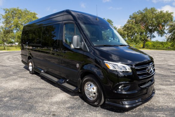 2025 OGV Luxury Coach Mercedes-Benz V-Drive 12LI Motorcoach