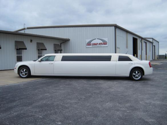 2008 Chrysler 300 Limousine for Sale in Ozark, MO - Photo 2