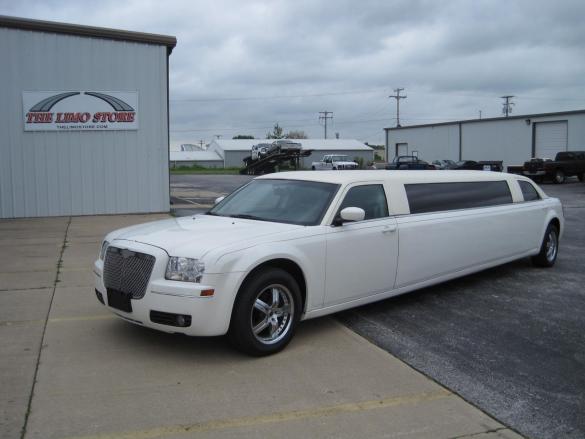 2008 Chrysler 300 Limousine for Sale in Ozark, MO - Photo 3