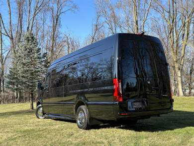 Maybach Trim Leather Seats Air Ride Road Liner Limousine MB Sprinter