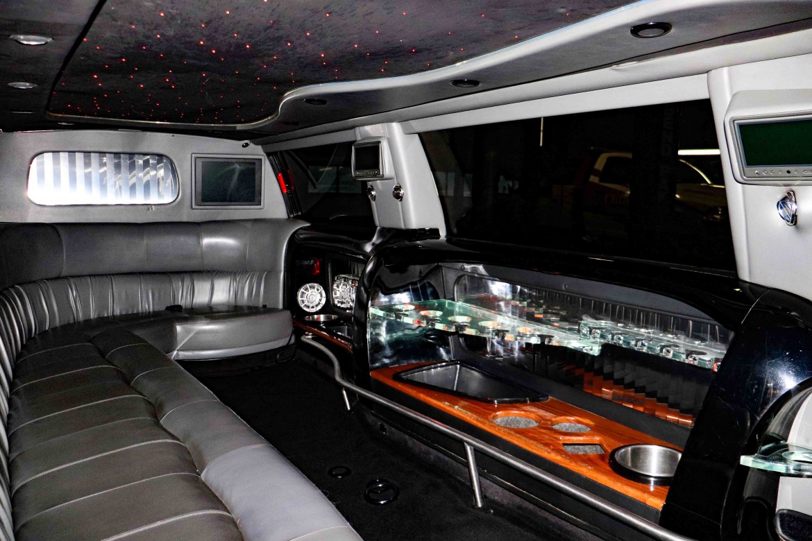 Limousine for sale: 2004 Ford Excursion 140&quot; by Coach