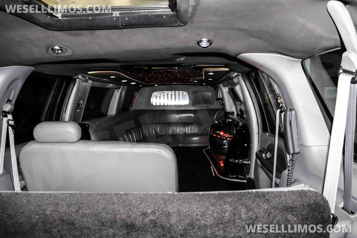 2004 Coach Ford Excursion Limousine - Photo 2